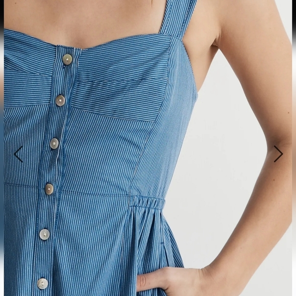 Blue Sleeveless Button-Front Dress - Picture 3 of 10